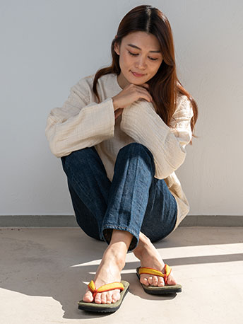 雪駄 奈良大和茶染め のぞき花緒 山吹麻花緒【レディース】|R1160